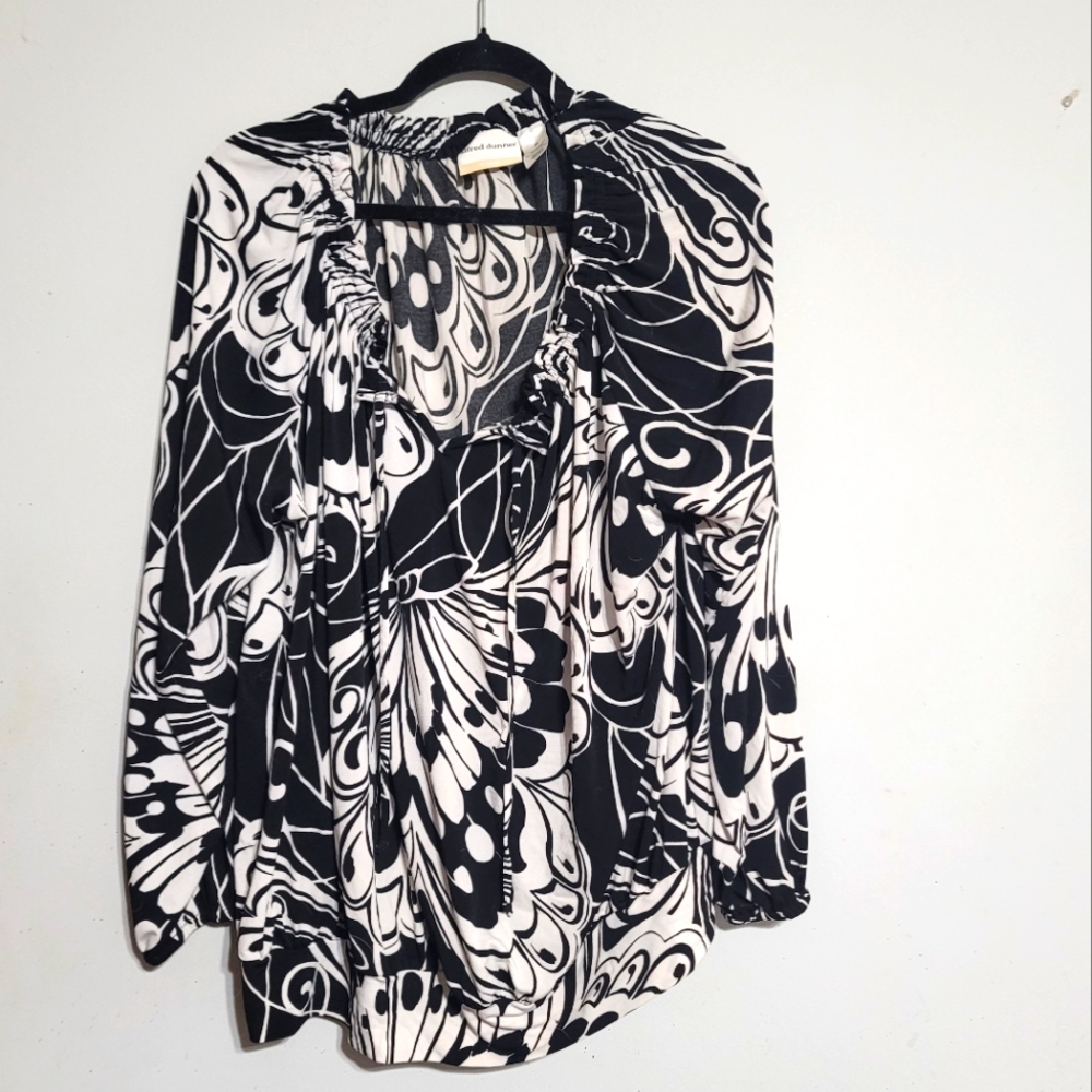 Alfred Dunner Black and White‎ Floral Blouse
